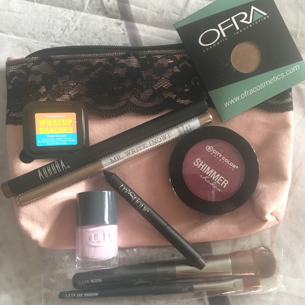 10 Piece High End Makeup Bundle